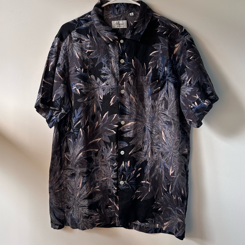 Perry Ellis Short Sleeve Button-Down Shirt - Black Floral